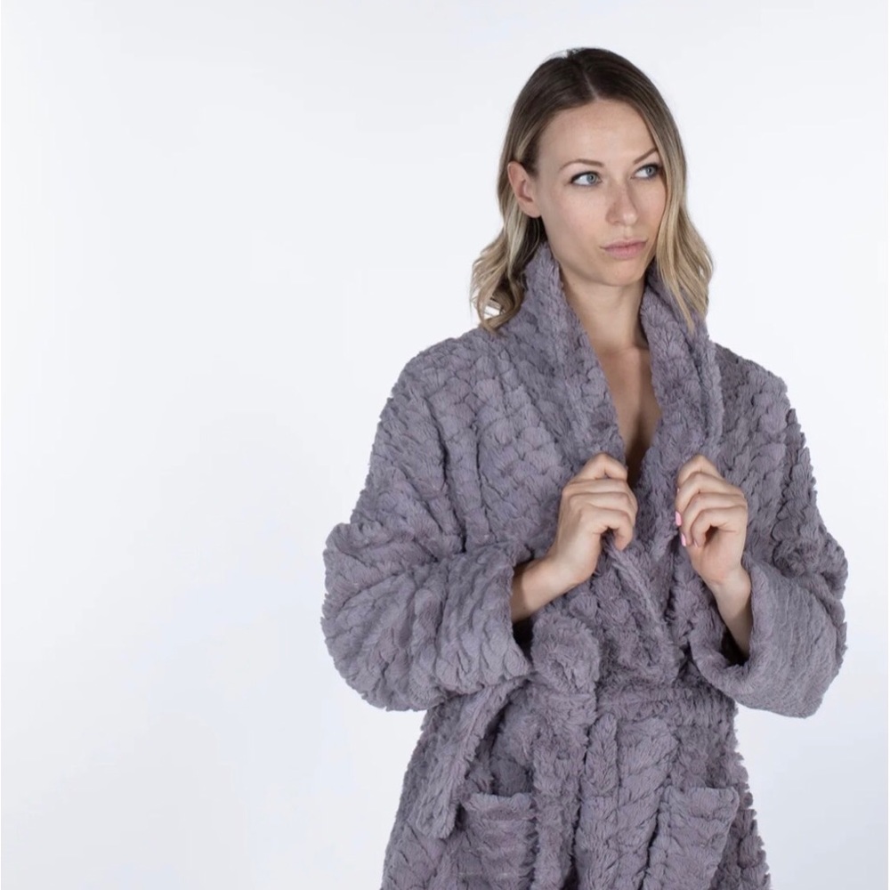 NWT Plush Robe Women’s M/L